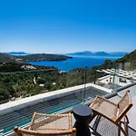 Pantea Luxury Vasiliki