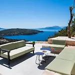 Pantea Luxury * Vasiliki