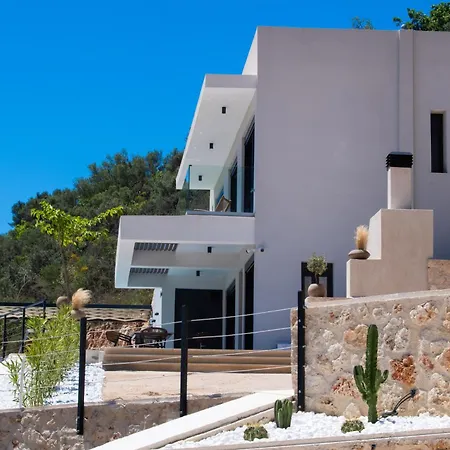 Pantea Luxury Villa *