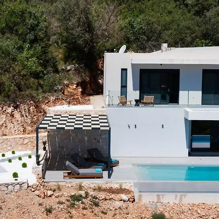 Pantea Luxury Villa