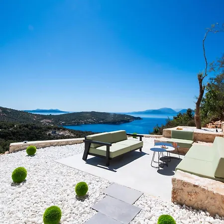 Pantea Luxury Villa *